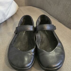 Vivobarefoot Leather Ballet Flats